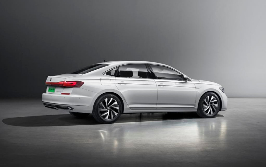 Buy a car and choose a joint venture or independence? BYD Han DM-i Contrast Volkswagen Passat Hybrid Edition