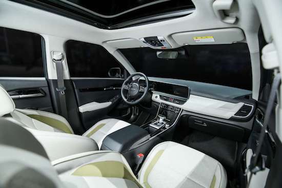 The brand-new SUV Satus is listed at the Shanghai Auto Show, and Kia's global model lineup is added _fororder_image006