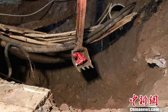 Four fallen people were found dead in the road collapse disaster in Dazhou, Sichuan